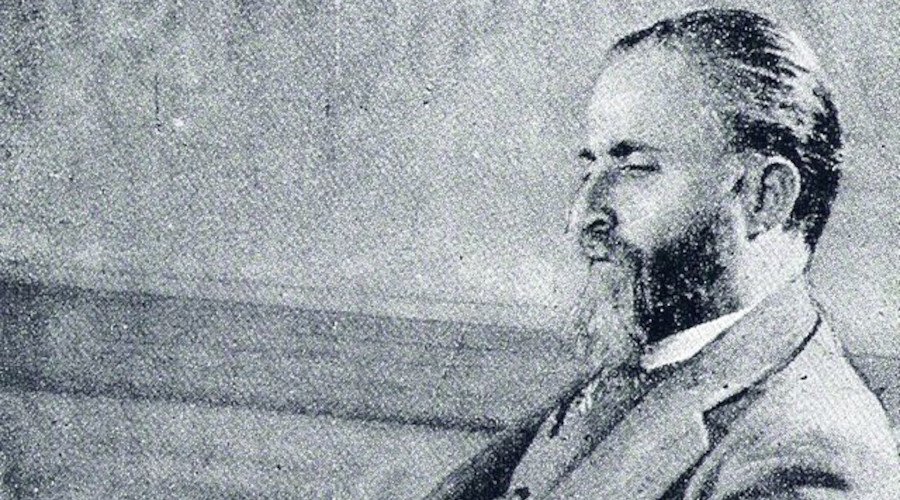 File source: https://commons.wikimedia.org/wiki/File:Carlos_Mirabelli_4.jpg